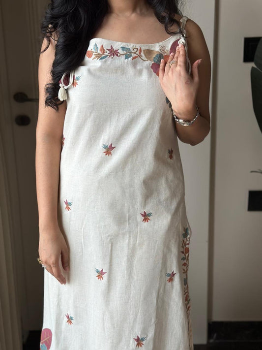 White Heavy Embroidery Sleeveless Cotton Flex Kurta Pant Set