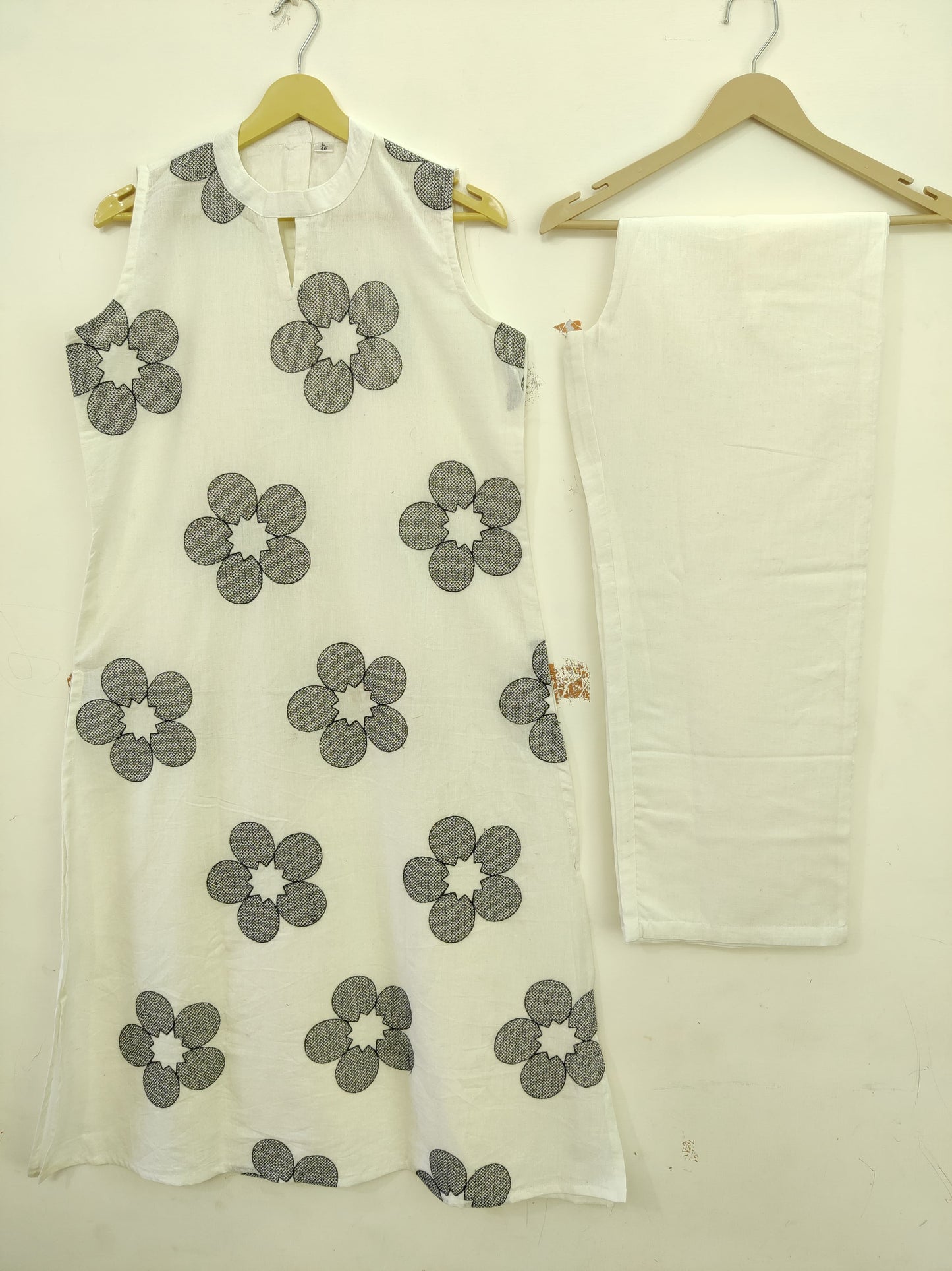 White Floral Print Straight Kurti Pant Set