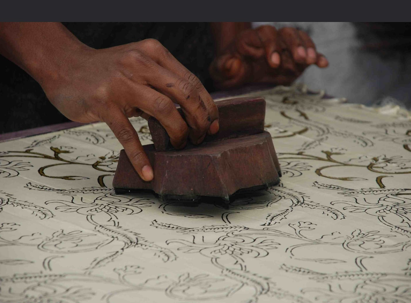 Artisan preserving ancient Bagru textile techniques