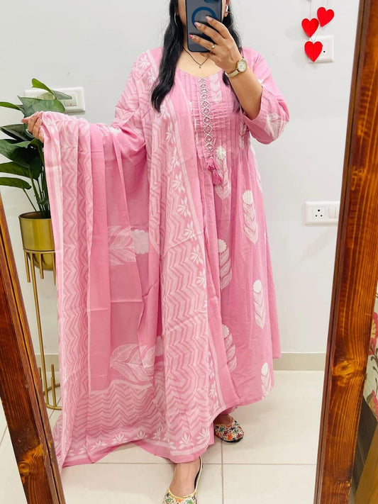 Stylish Pink Cotton Kurta Pant Set with Mulmul Dupatta