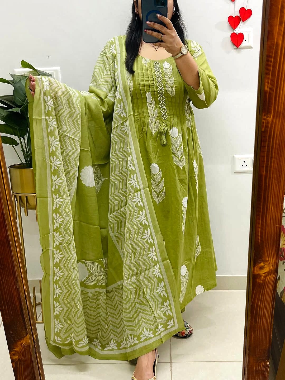 Elegant Green Pure Cotton Kurta Pant Set with Mulmul Dupatta